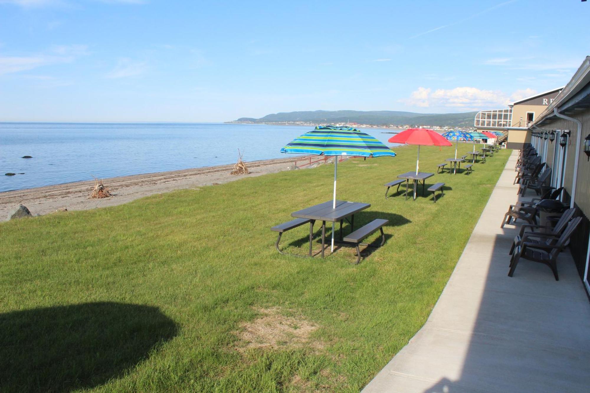 Manoir Sur Mer Sainte Anne-des-Chênes Екстериор снимка