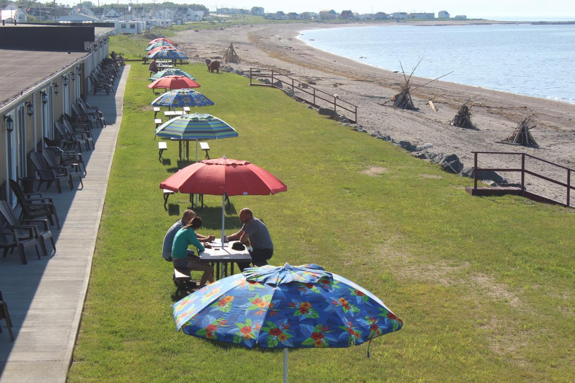 Manoir Sur Mer Sainte Anne-des-Chênes Екстериор снимка