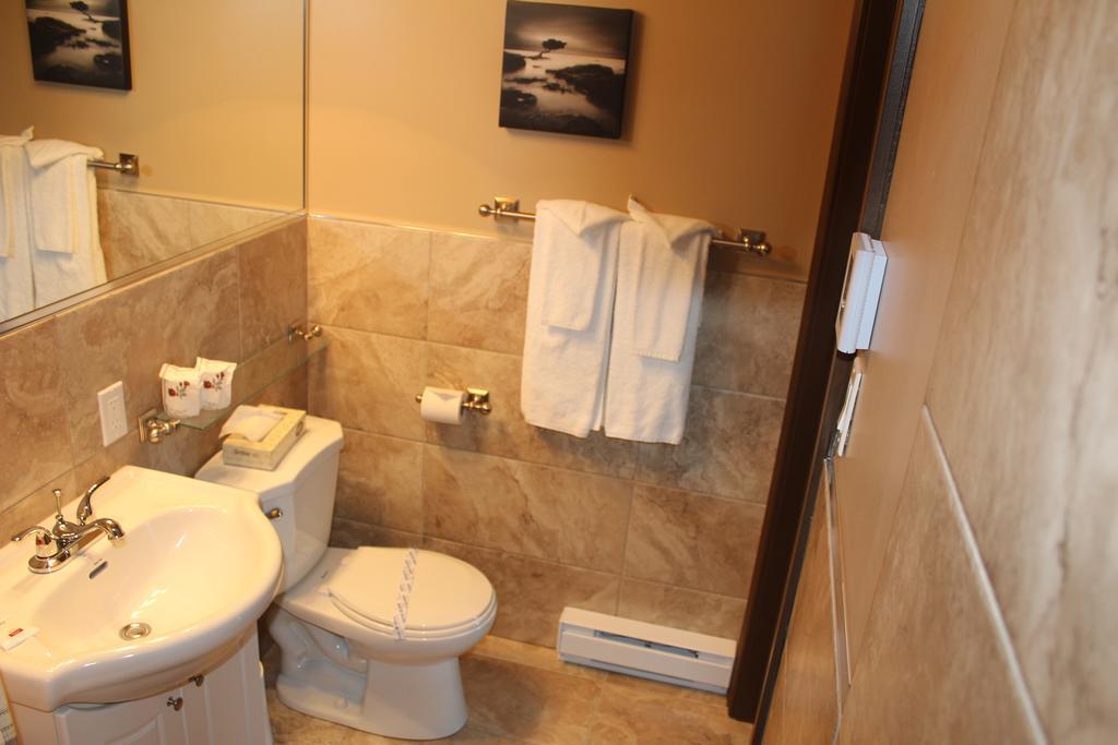 Manoir Sur Mer Sainte Anne-des-Chênes Екстериор снимка